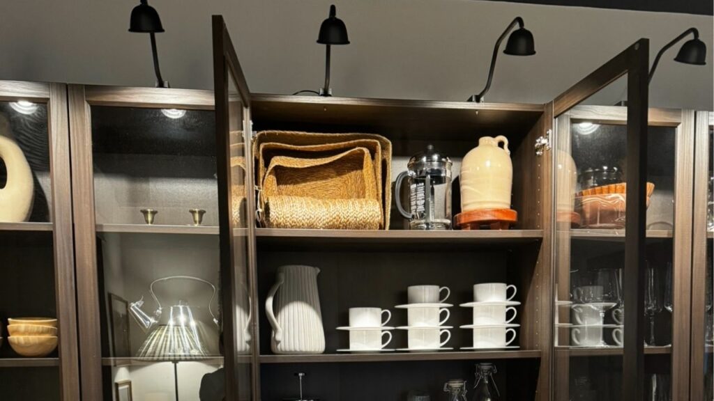 featured image with image of completed billy bookcase project
